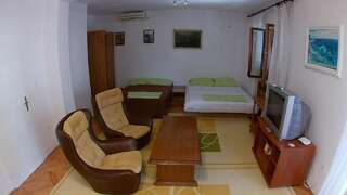 Апартаменты Vuksanovic Apartment Херцег-Нови Апартаменты с балконом-26