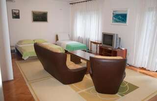 Апартаменты Vuksanovic Apartment Херцег-Нови Апартаменты с балконом-52